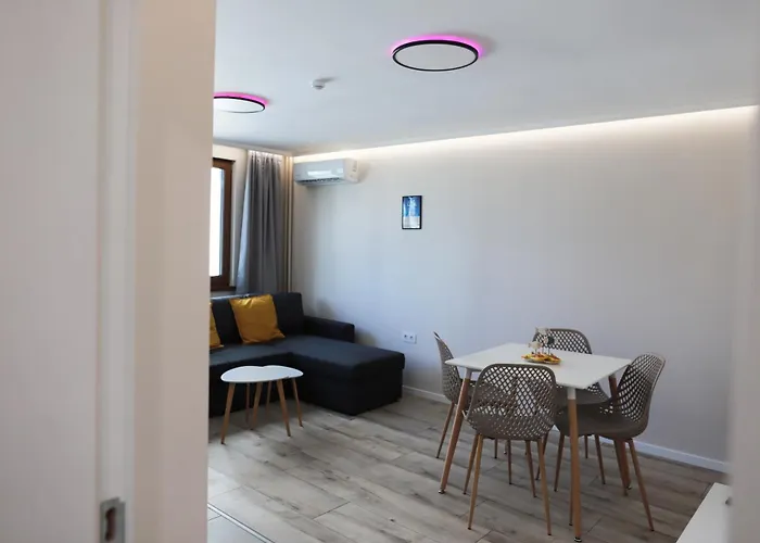 Azur - Self Check-in * ブルガス